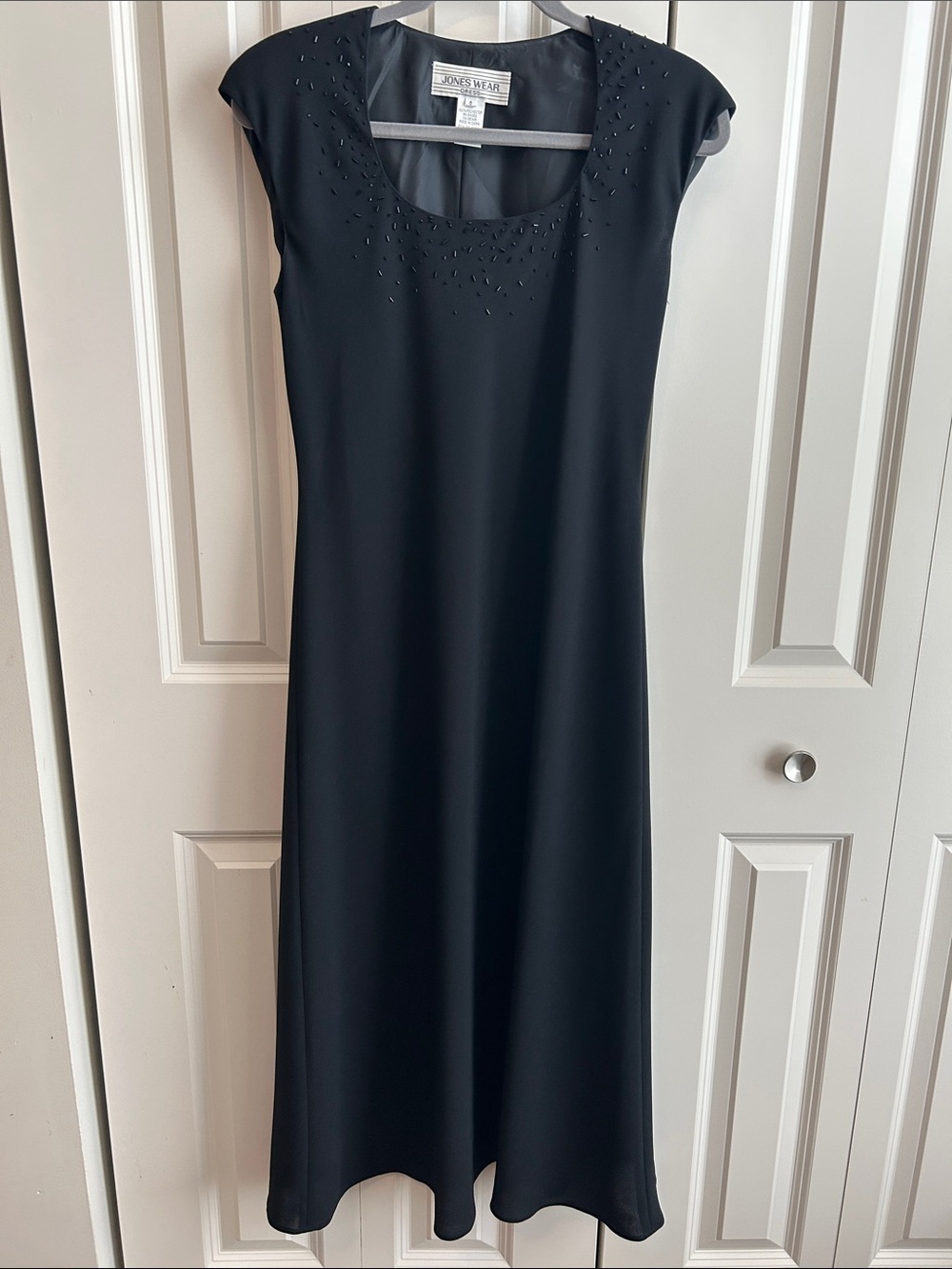 Jones New York Black Beaded Cap-Sleeve Midi Dress